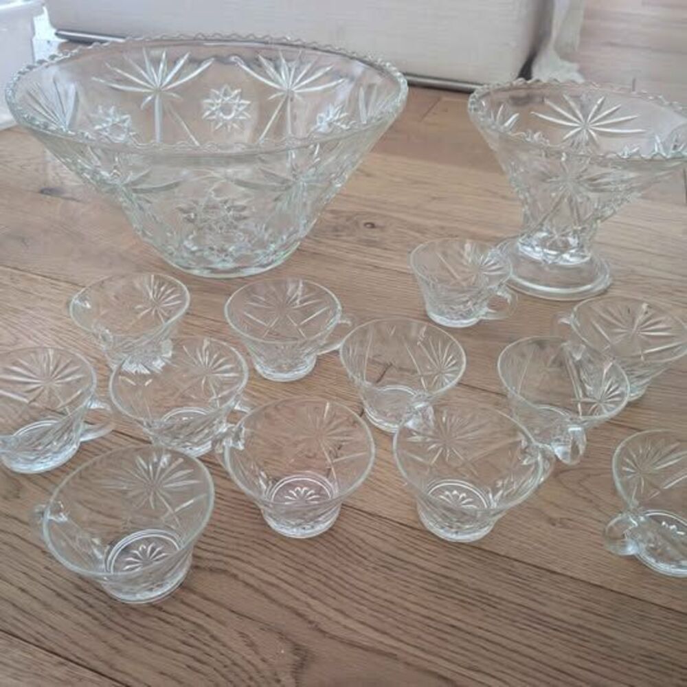 Vintage Anchor Hocking Star Of David Clear Punch Bowl and cup set